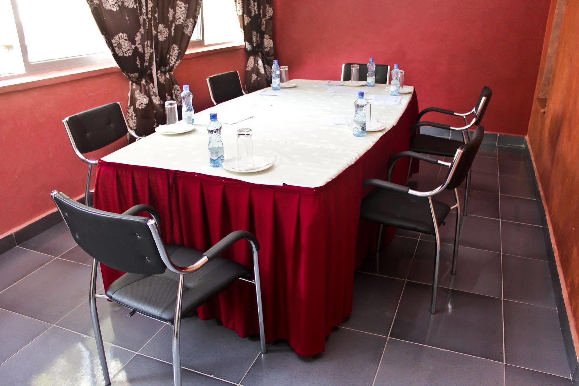 Hadassah Hotel Ναϊρόμπι Εξωτερικό φωτογραφία